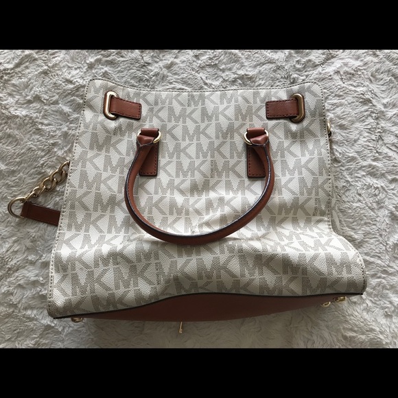 Michael Kors Tote Purse - Picture 2 of 4
